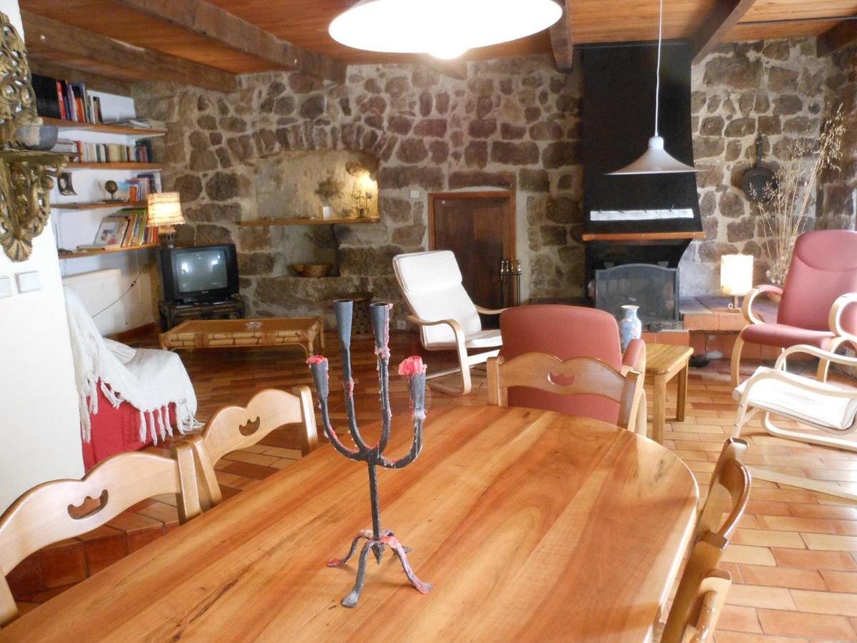Gite De Chapeleche Les Chataigniers Gluiras Exterior photo